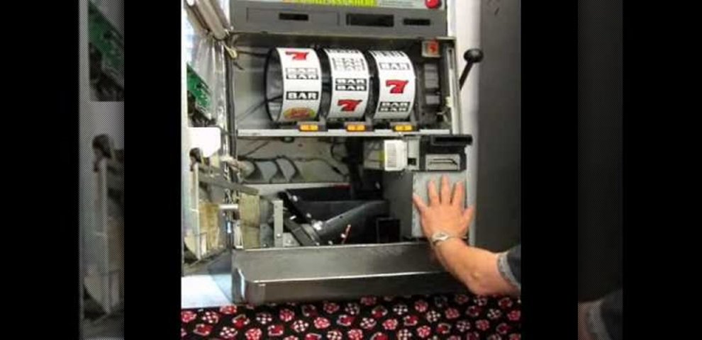 How does a slot machines work?